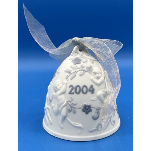 Lladro handmade porcelain 2004 Annual Christmas Bell Ornament (No Box) - Picture 1 of 8